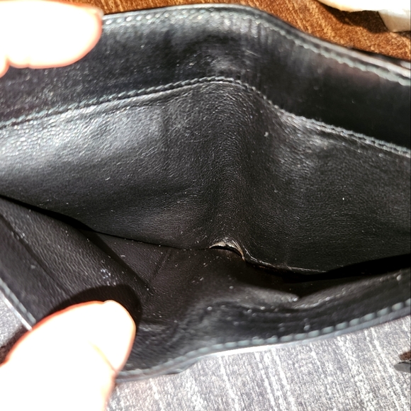 Authentic GUCCI - Suede and Leather Bi-Fold Wallet - Picture 12 of 14